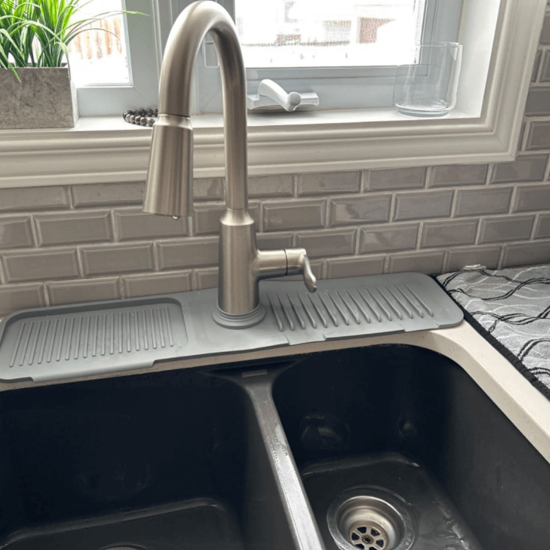 FlowGuard™ - Premium Silicone Faucet Protector