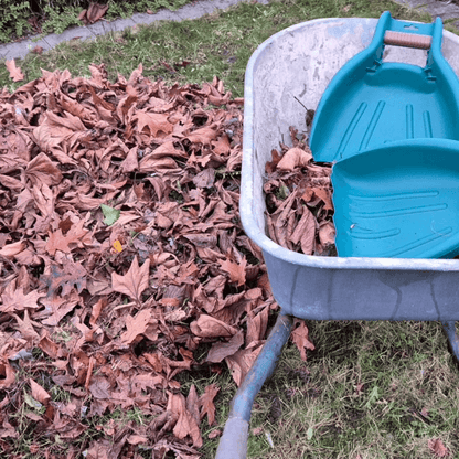 YardCatch™ - Garden Scooper